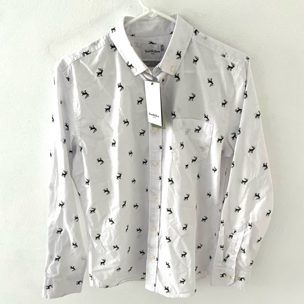 NWT Goodfellow & Co The Every Wear Poplin Reindeer Themed Button Up, Size: Small